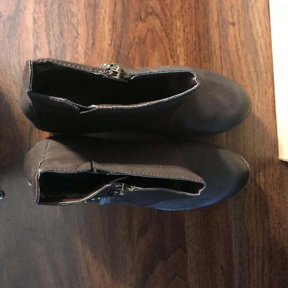 NEW Sonoma Melissa Ankle Boots Dark Brown Faux Suede Zipper Studs Womens 7.5 - Picture 5 of 10